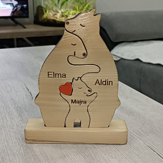 Unikatni drveni poklon sa imenima – Porodica medvjeda