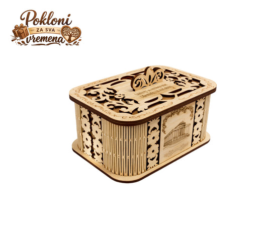 Ukrasna drvena kutija sa gravurom